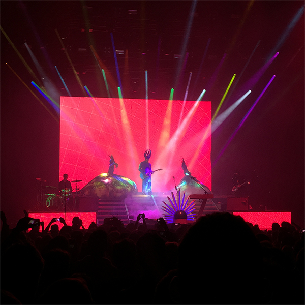 Empire Of The Sun à l'Olympia